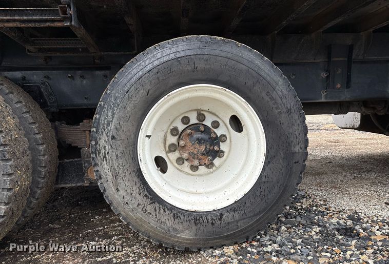 image for item EM2554 2017 International 7400 dump truck