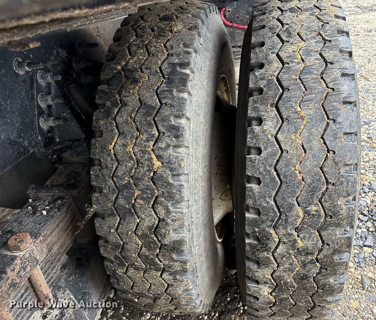 image for item EM2554 2017 International 7400 dump truck