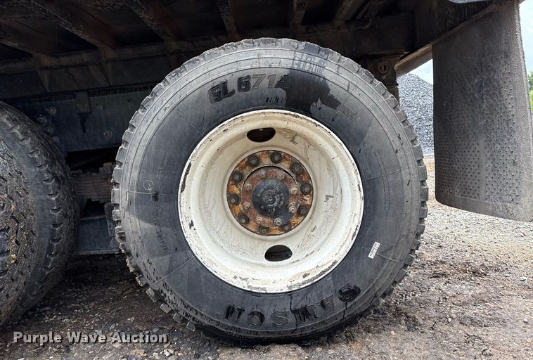 image for item EM2554 2017 International 7400 dump truck