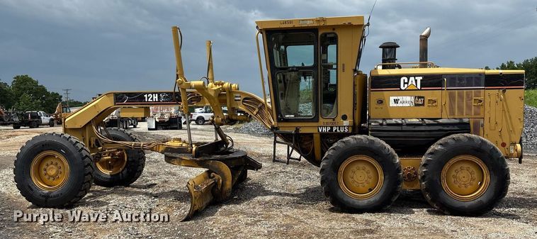 image for item EM2555 2004 Caterpillar 12H VHP Plus motor grader