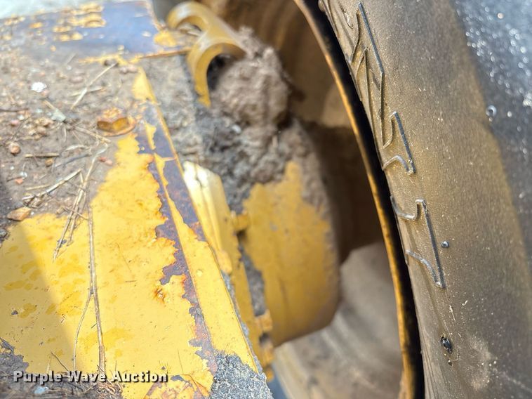 image for item EM2555 2004 Caterpillar 12H VHP Plus motor grader