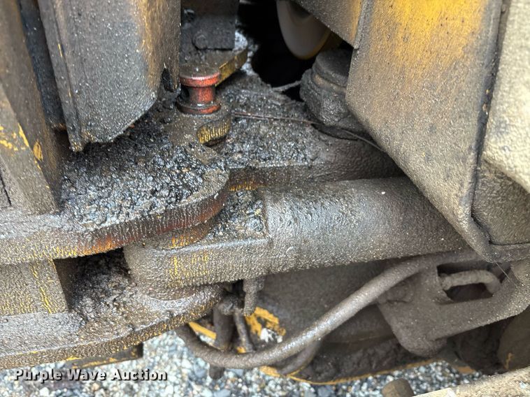 image for item EM2555 2004 Caterpillar 12H VHP Plus motor grader