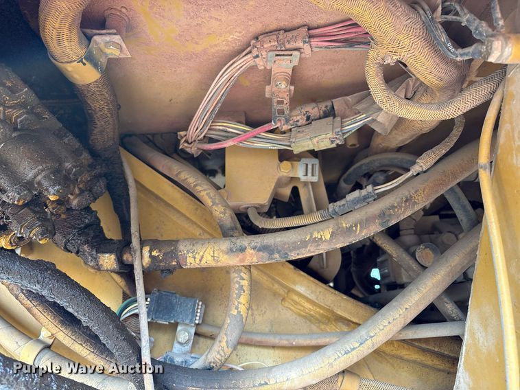 image for item EM2555 2004 Caterpillar 12H VHP Plus motor grader
