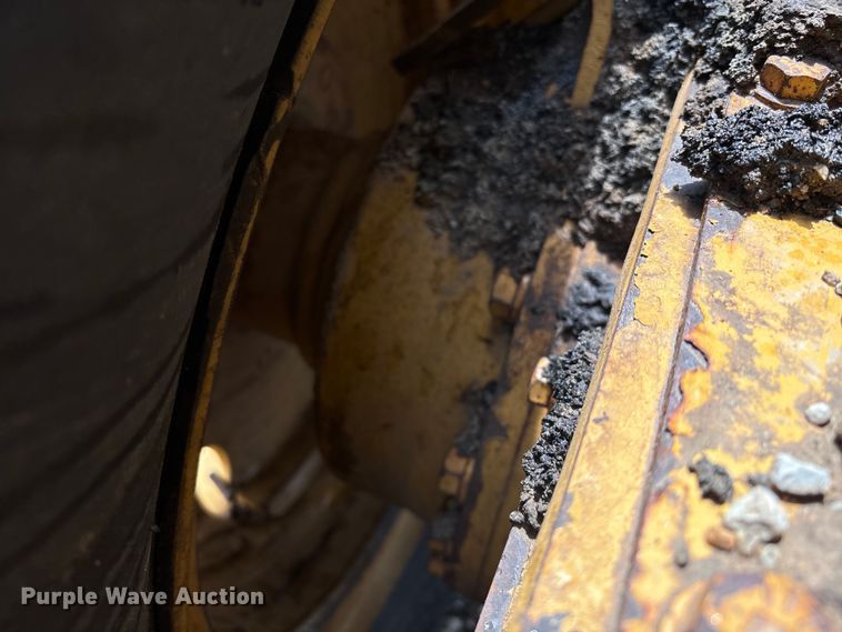 image for item EM2555 2004 Caterpillar 12H VHP Plus motor grader