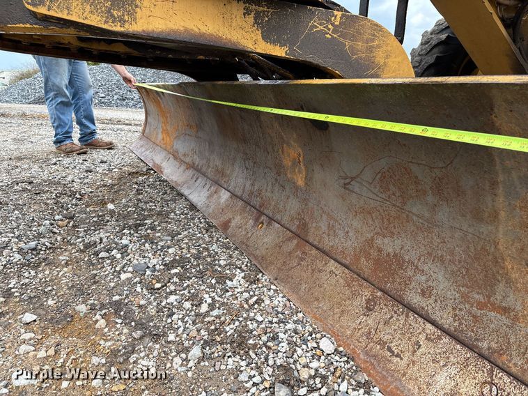 image for item EM2555 2004 Caterpillar 12H VHP Plus motor grader