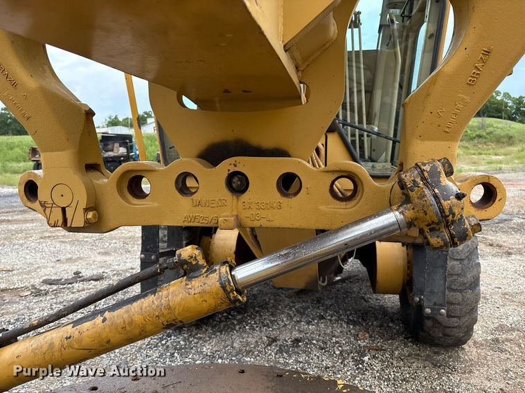 image for item EM2555 2004 Caterpillar 12H VHP Plus motor grader