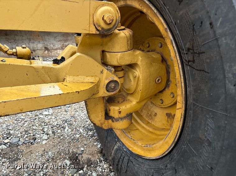 image for item EM2555 2004 Caterpillar 12H VHP Plus motor grader