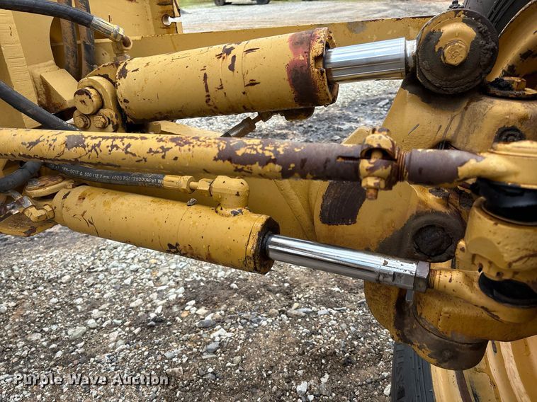 image for item EM2555 2004 Caterpillar 12H VHP Plus motor grader