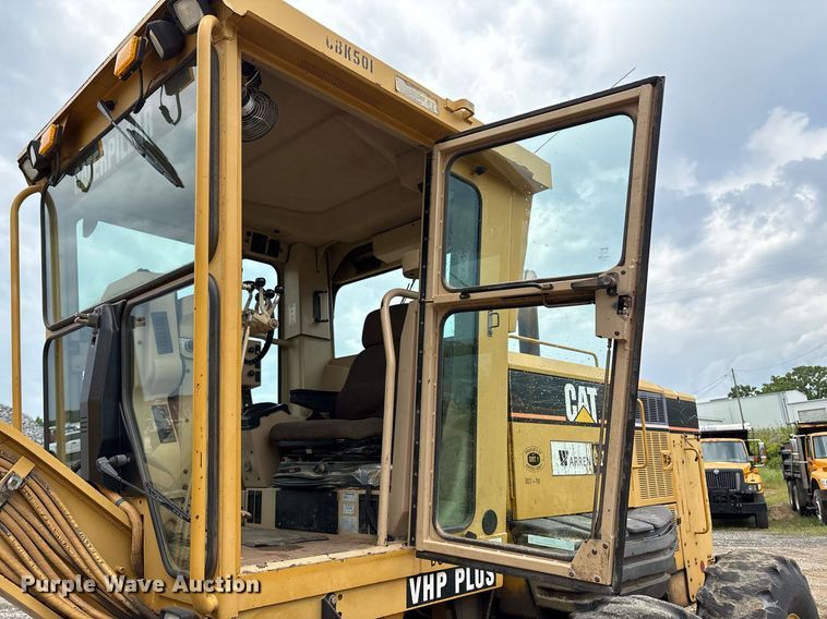 image for item EM2555 2004 Caterpillar 12H VHP Plus motor grader
