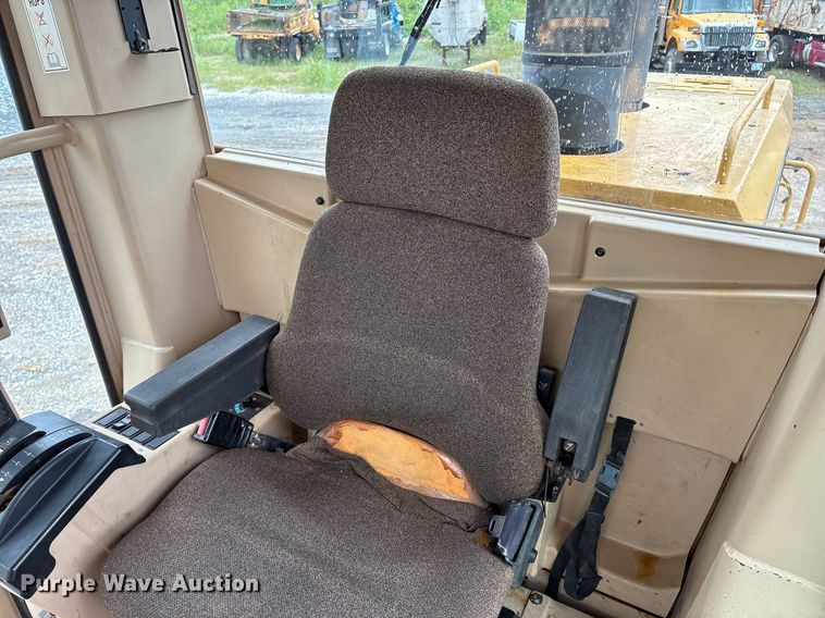 image for item EM2555 2004 Caterpillar 12H VHP Plus motor grader