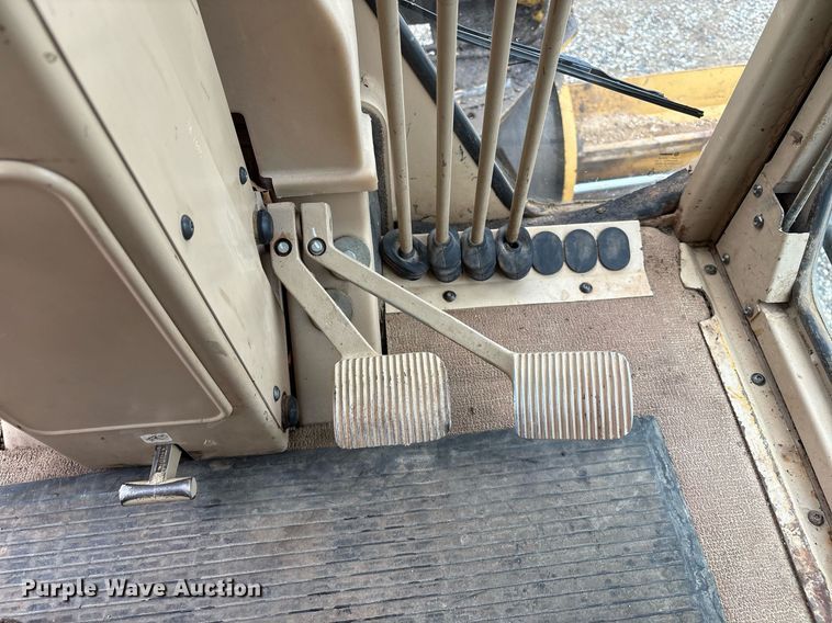 image for item EM2555 2004 Caterpillar 12H VHP Plus motor grader