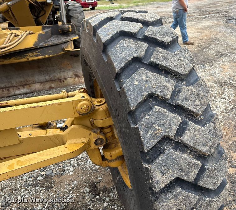 image for item EM2555 2004 Caterpillar 12H VHP Plus motor grader