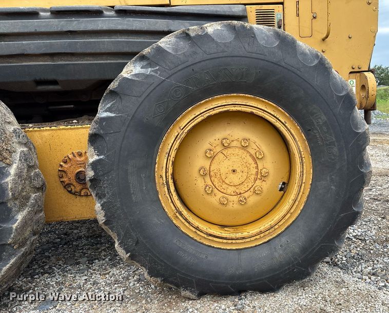 image for item EM2555 2004 Caterpillar 12H VHP Plus motor grader
