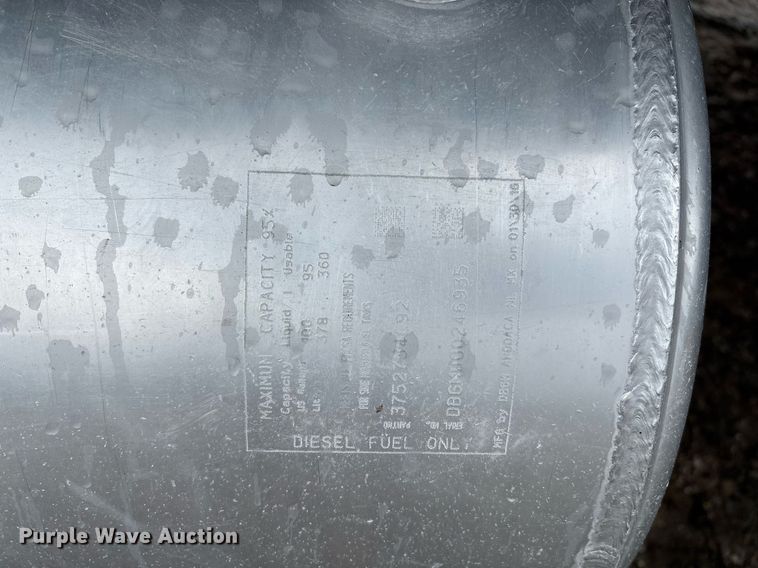 image for item EM2556 2017 International 7400 dump truck