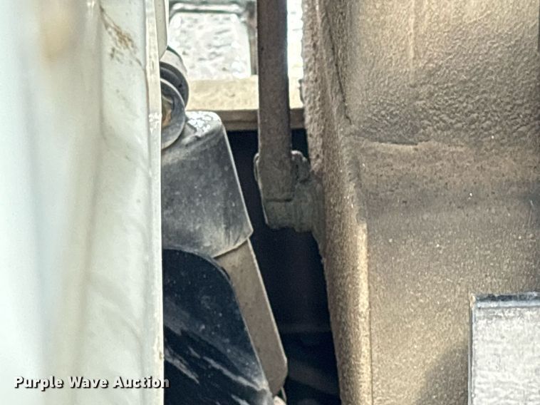 image for item EM2556 2017 International 7400 dump truck