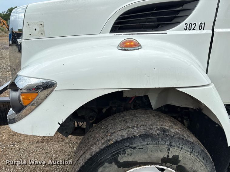 image for item EM2556 2017 International 7400 dump truck