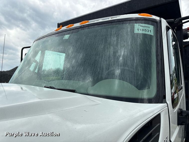 image for item EM2556 2017 International 7400 dump truck