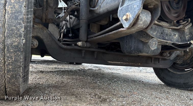 image for item EM2556 2017 International 7400 dump truck