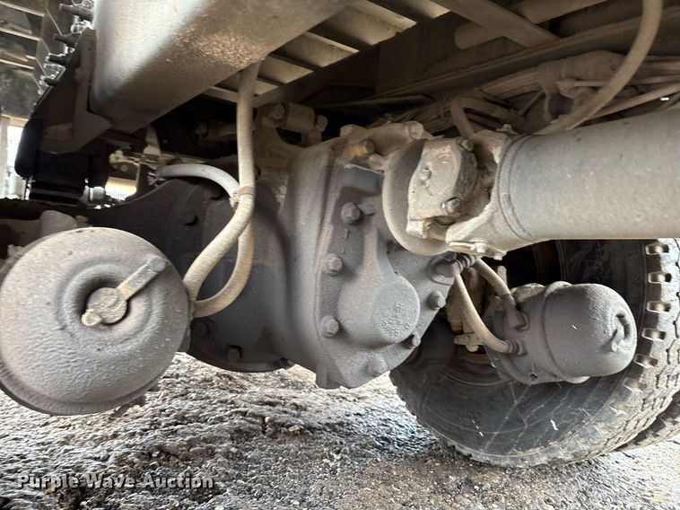 image for item EM2556 2017 International 7400 dump truck