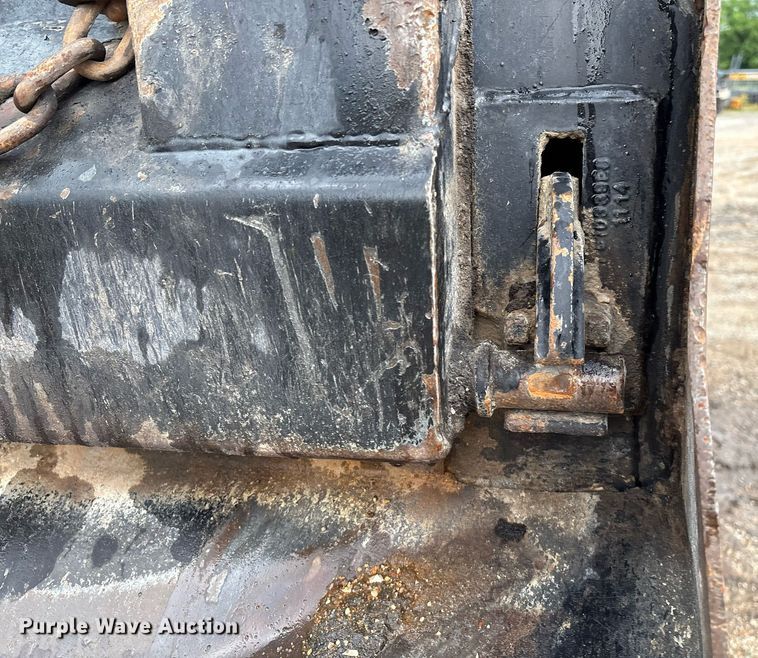 image for item EM2556 2017 International 7400 dump truck