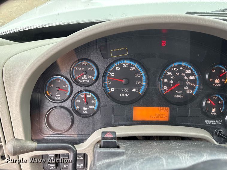 image for item EM2556 2017 International 7400 dump truck