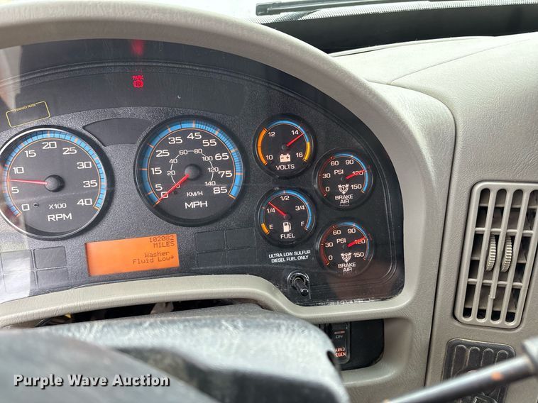 image for item EM2556 2017 International 7400 dump truck