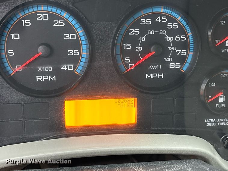 image for item EM2556 2017 International 7400 dump truck