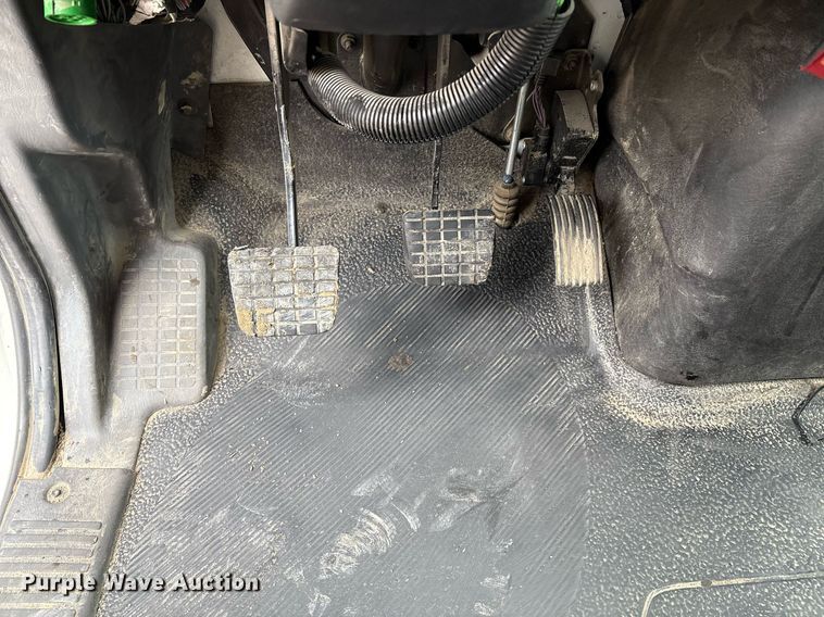 image for item EM2556 2017 International 7400 dump truck