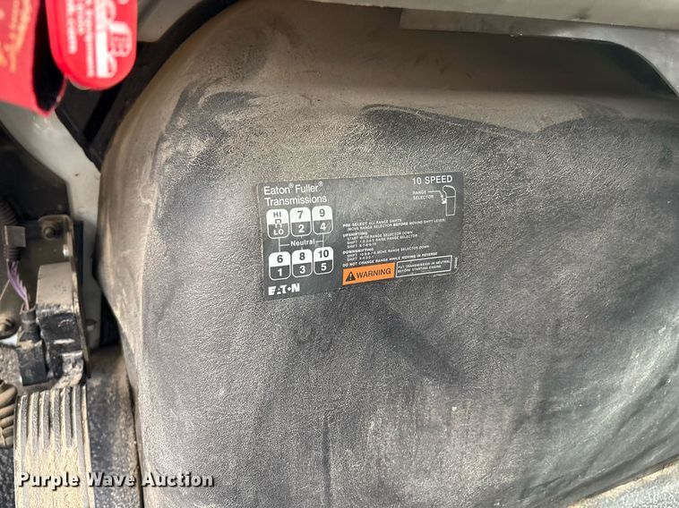 image for item EM2556 2017 International 7400 dump truck