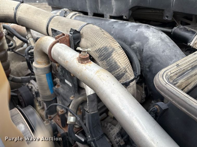 image for item EM2556 2017 International 7400 dump truck