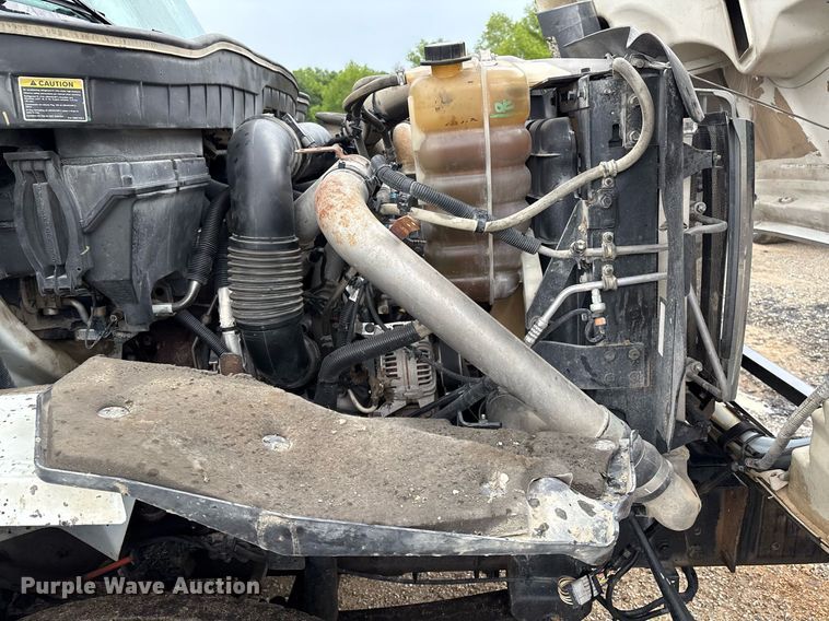 image for item EM2556 2017 International 7400 dump truck