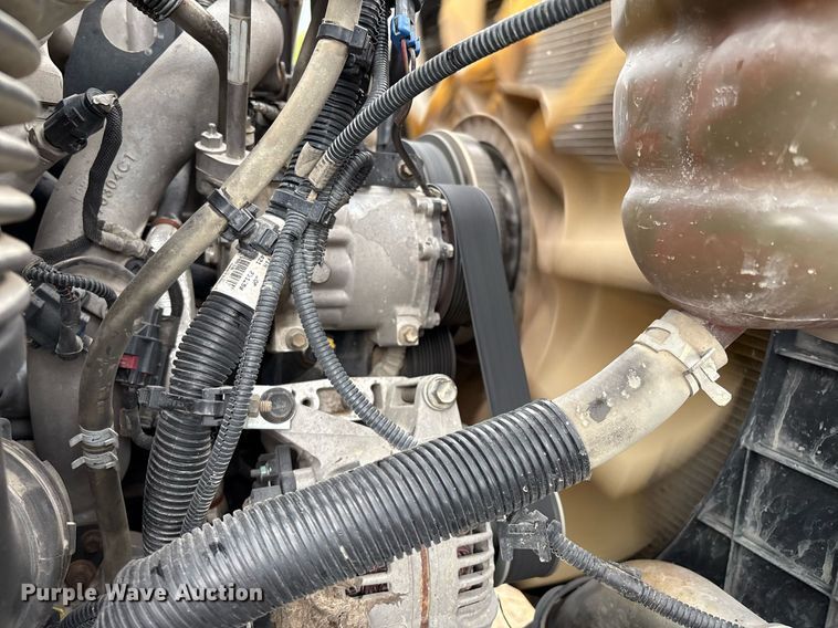 image for item EM2556 2017 International 7400 dump truck