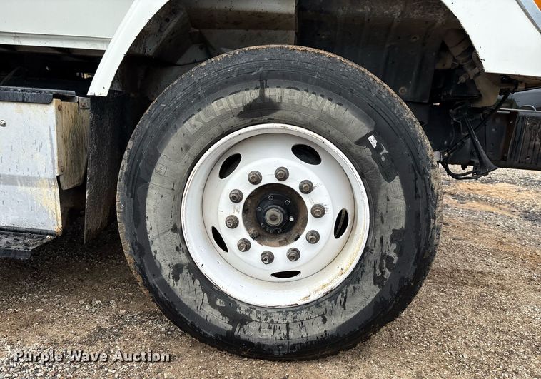 image for item EM2556 2017 International 7400 dump truck