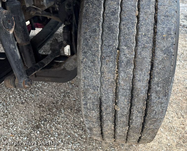 image for item EM2556 2017 International 7400 dump truck