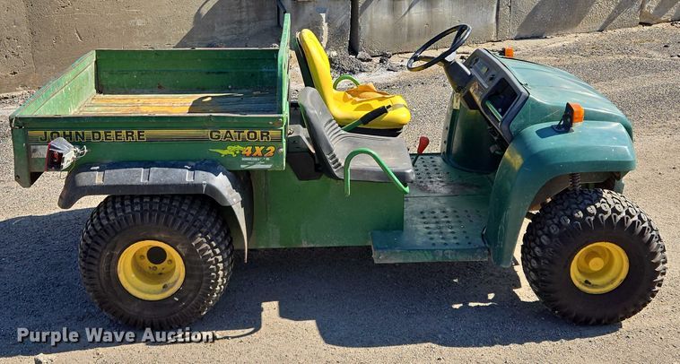 image for item EM7364 2009 John Deere Gator utility vehicle