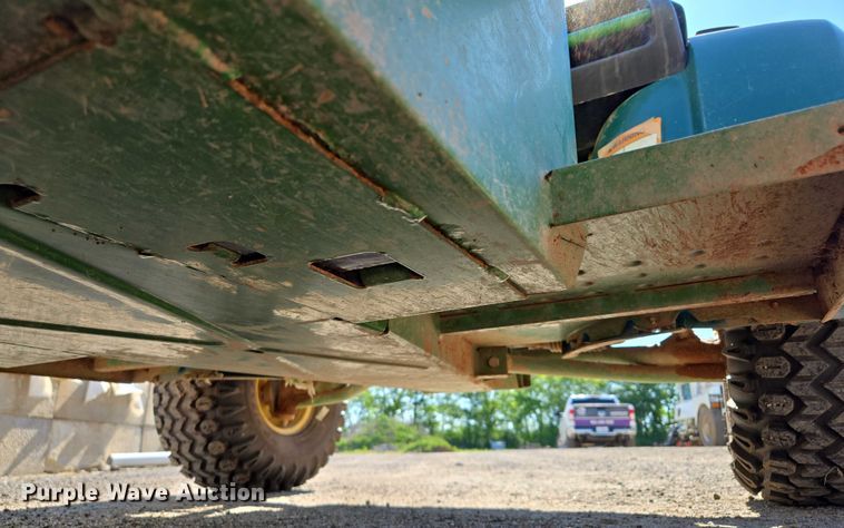 image for item EM7364 2009 John Deere Gator utility vehicle