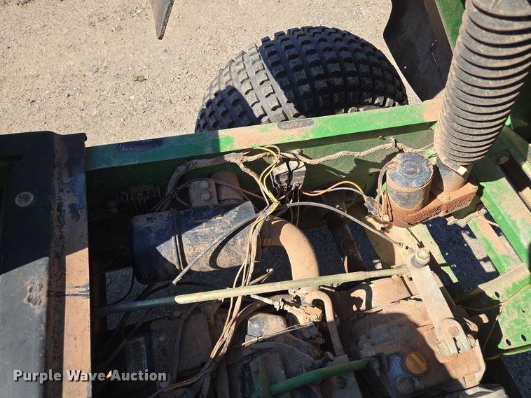 image for item EM7364 2009 John Deere Gator utility vehicle