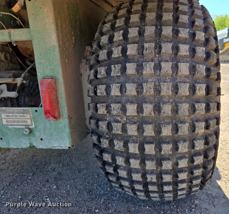 image for item EM7364 2009 John Deere Gator utility vehicle