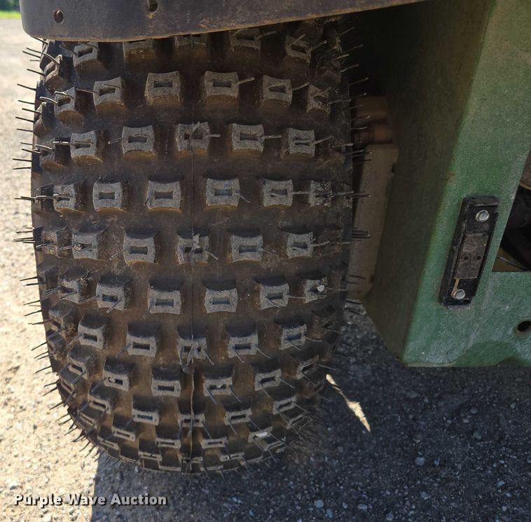 image for item EM7364 2009 John Deere Gator utility vehicle