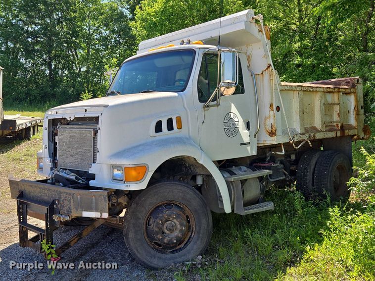 image for item EM7367 2006 Sterling L9500 dump truck