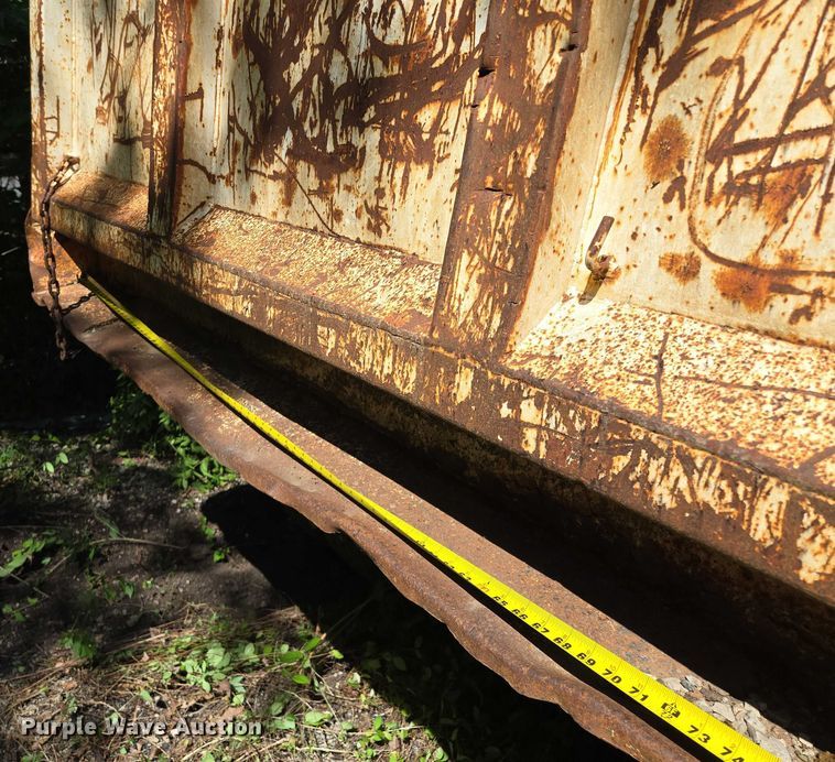 image for item EM7367 2006 Sterling L9500 dump truck