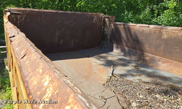 image for item EM7367 2006 Sterling L9500 dump truck