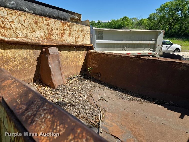 image for item EM7367 2006 Sterling L9500 dump truck