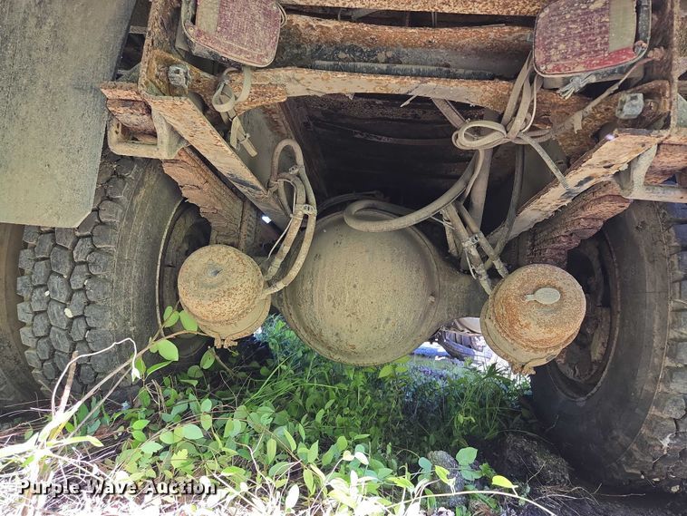 image for item EM7367 2006 Sterling L9500 dump truck