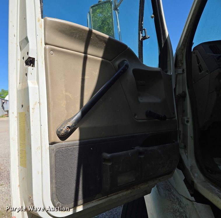 image for item EM7367 2006 Sterling L9500 dump truck