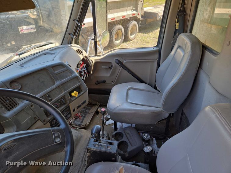 image for item EM7367 2006 Sterling L9500 dump truck