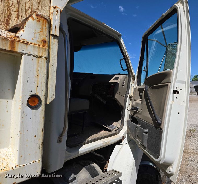 image for item EM7367 2006 Sterling L9500 dump truck