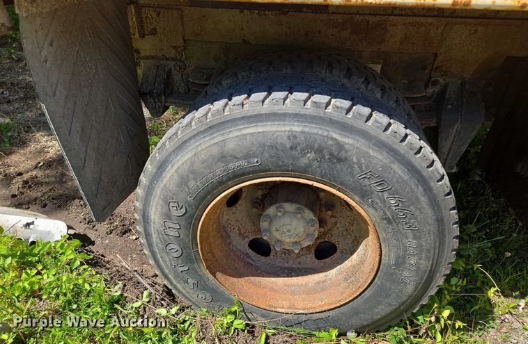 image for item EM7367 2006 Sterling L9500 dump truck