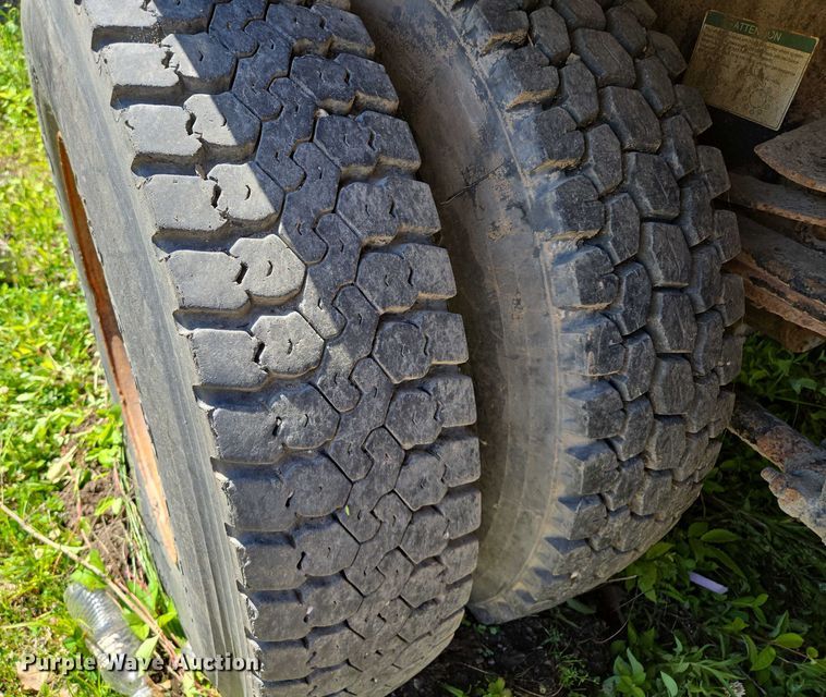 image for item EM7367 2006 Sterling L9500 dump truck