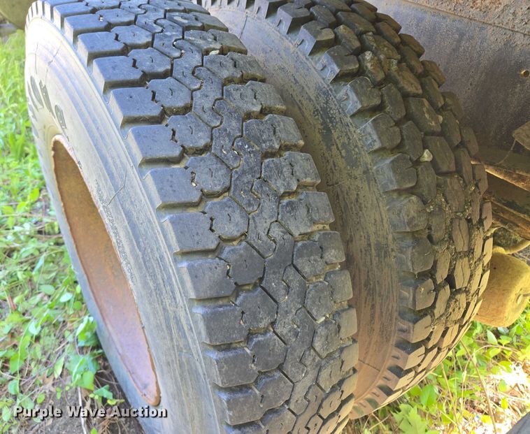 image for item EM7367 2006 Sterling L9500 dump truck